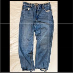 ABERCROMBIE CURVE LOVE JEANS (Curve Love Ultra High Rise Ankle Straight Jean)